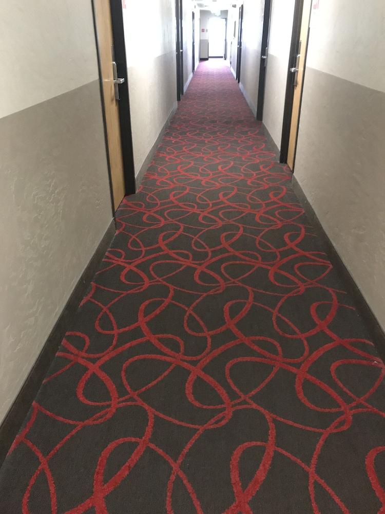Hotel Super 8 By Wyndham Portland Airport Exterior foto