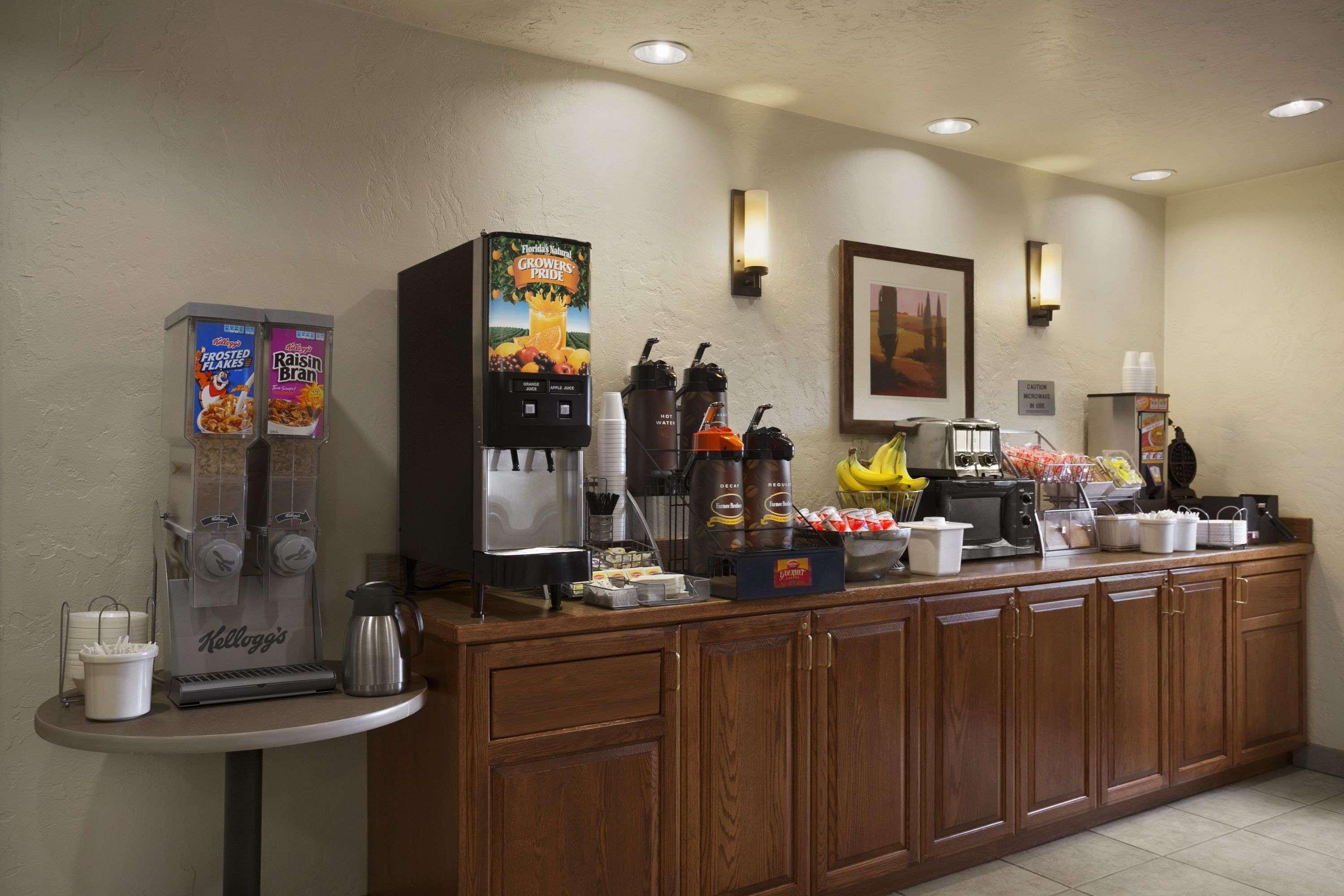 Hotel Super 8 By Wyndham Portland Airport Exterior foto