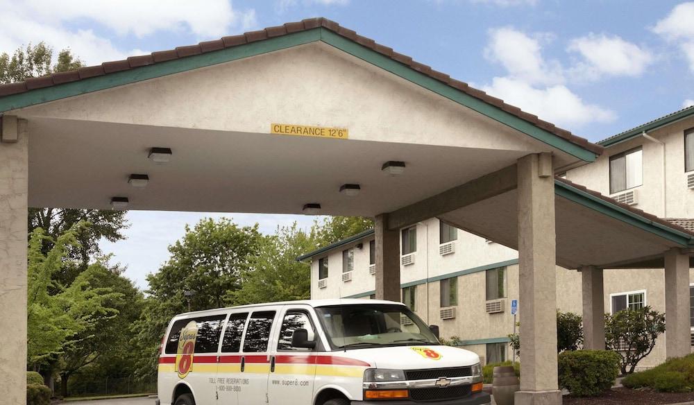 Hotel Super 8 By Wyndham Portland Airport Exterior foto