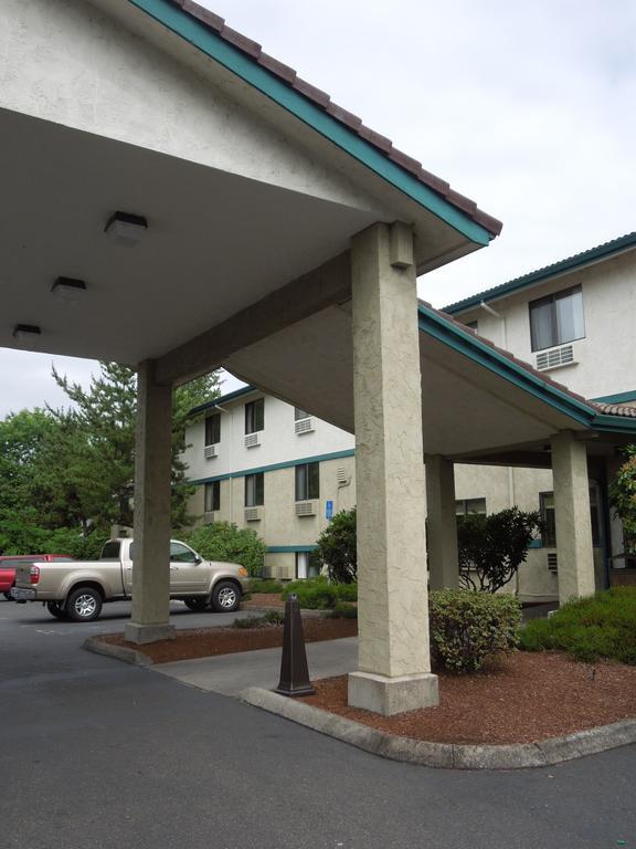 Hotel Super 8 By Wyndham Portland Airport Exterior foto