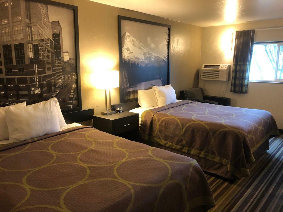 Hotel Super 8 By Wyndham Portland Airport Exterior foto